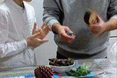 В Воскресной школе храма прошел мастер-класс по созданию Рождественских подарков