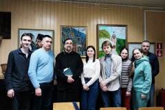Молодёжные встречи в храме Рождества Христова в Черневе: изучение Катехизиса