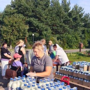 В храме Рождества Христова в Черневе подопечным семьям передали благотворительную помощь
