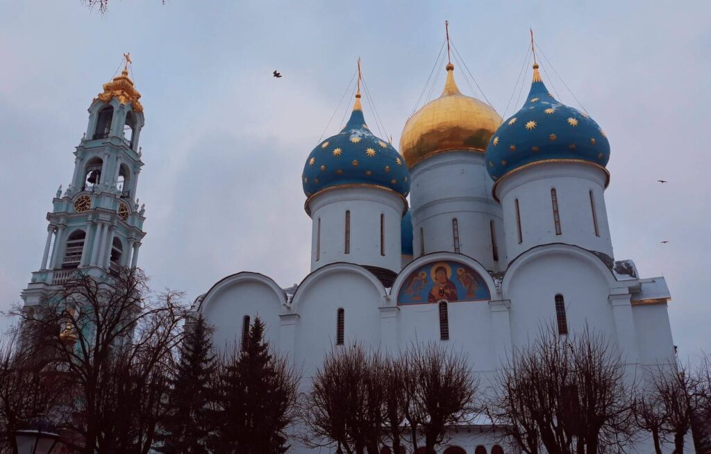 10 октября состоится поездка в Свято-Троицкую Сергиеву Лавру.