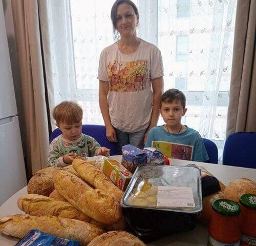 Подопечным семьям в ноябре передали благотворительную помощь