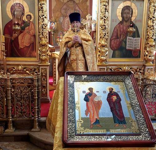 Божественная Литургия в праздник святых апостолов Петра и Павла