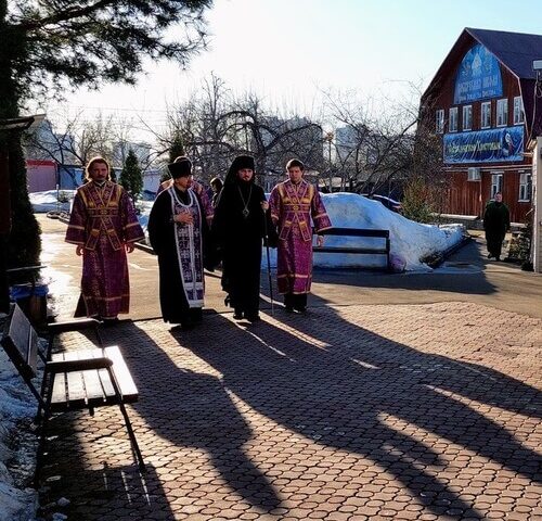 Епископ Раменский Алексий возглавил Всенощное бдение в храме Рождества Христова в Черневе